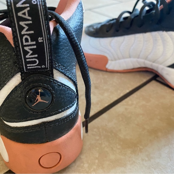 Slightly worn - Picture 3 of 3